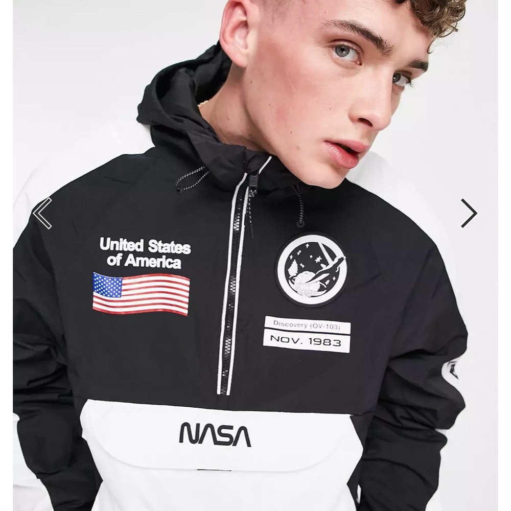 NWOT Pull&Bear NASA overhead jacket in white/ black